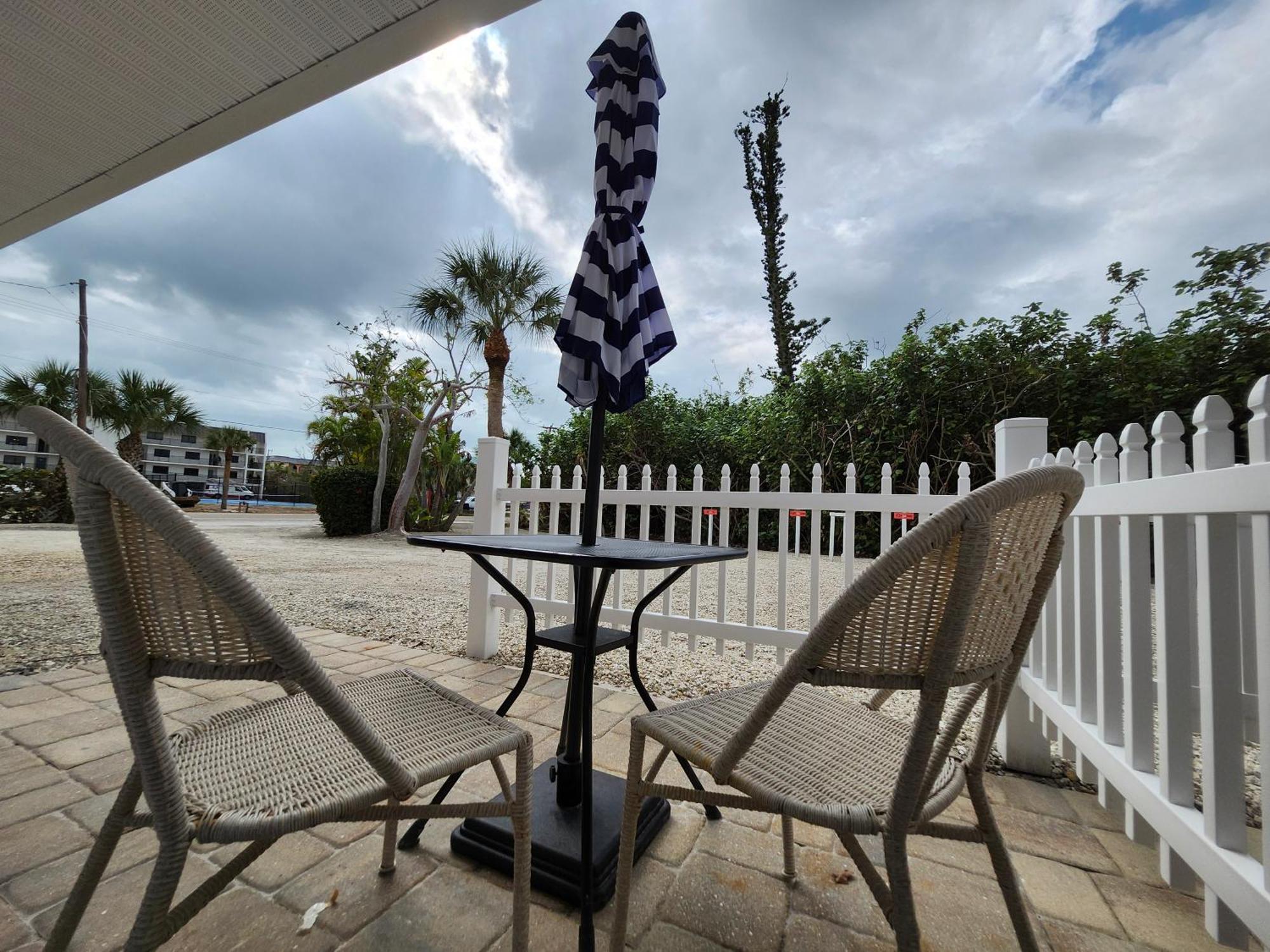 Sunshine Island Inn - Adults Only Санибел Екстериор снимка