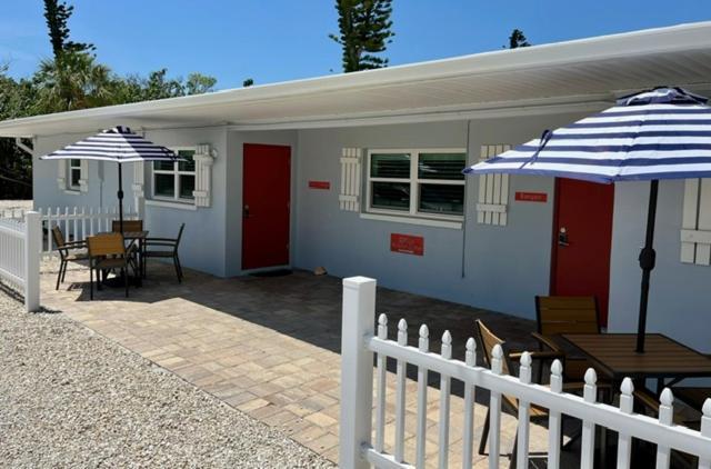 Sunshine Island Inn - Adults Only Санибел Екстериор снимка