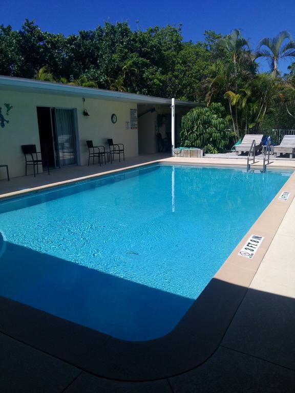 Sunshine Island Inn - Adults Only Санибел Екстериор снимка